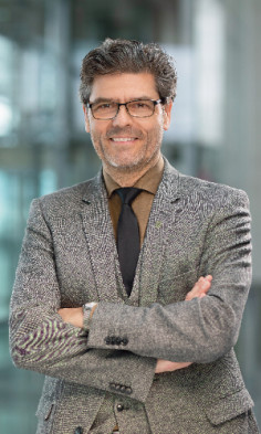 “Technological changes, geopolitical challenges and the transformation of entire branches of industry face are the demanding tasks many manufacturing companies have to deal with,” points out Roland Bleinroth.