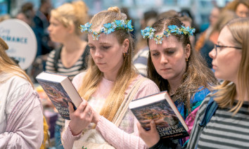 It is also about the relevance of literature for a young audience. (Photo: Leipziger Messe / Tom Schulze)