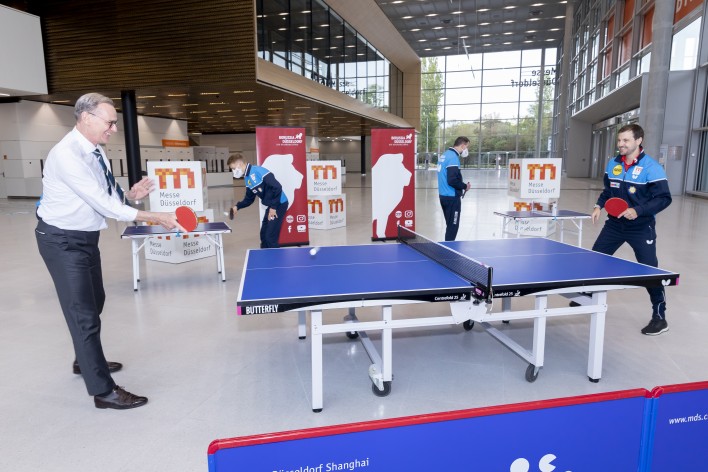 Ballwechsel: Wolfram Diener und Timo Boll an der Platte.