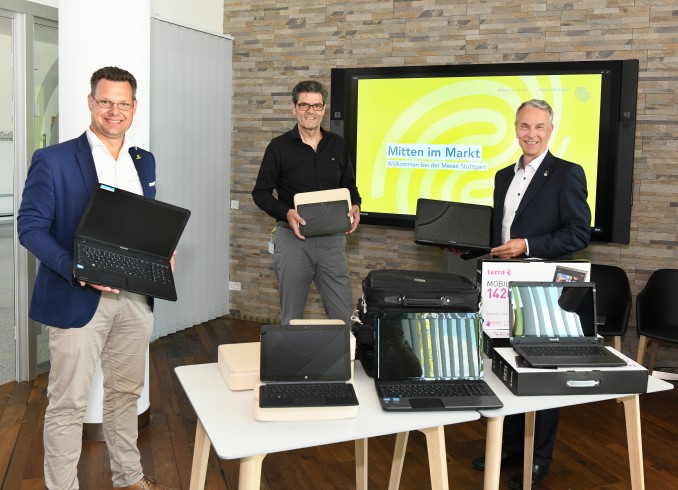 Computer-Spende der Messe Stuttgart an bedürftige Schülerinnen und Schüler