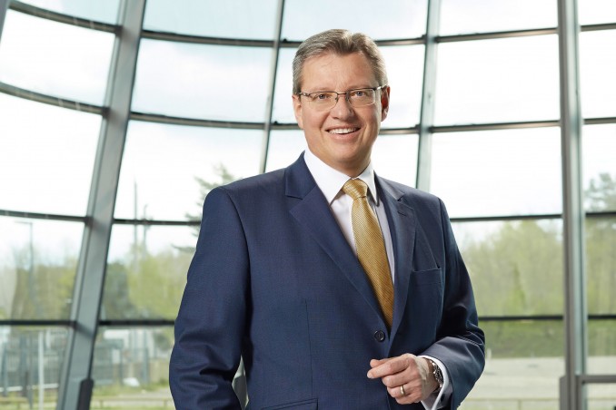 Roland Fleck neu im Vorstand des Welt-Messeverbands UFI 